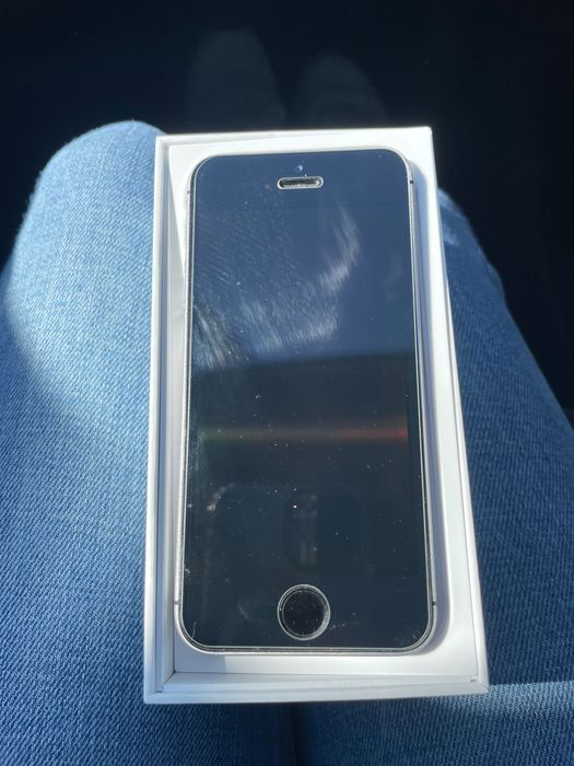 iPhone SE 32GB Space Gray