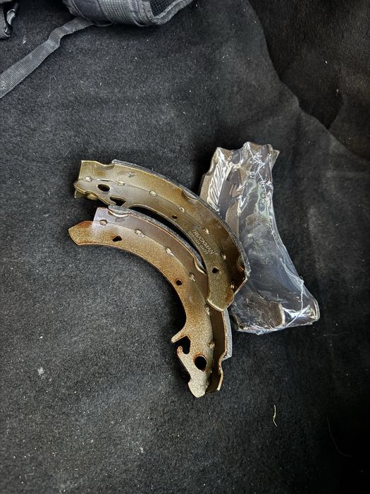 Задние тормозные колодки