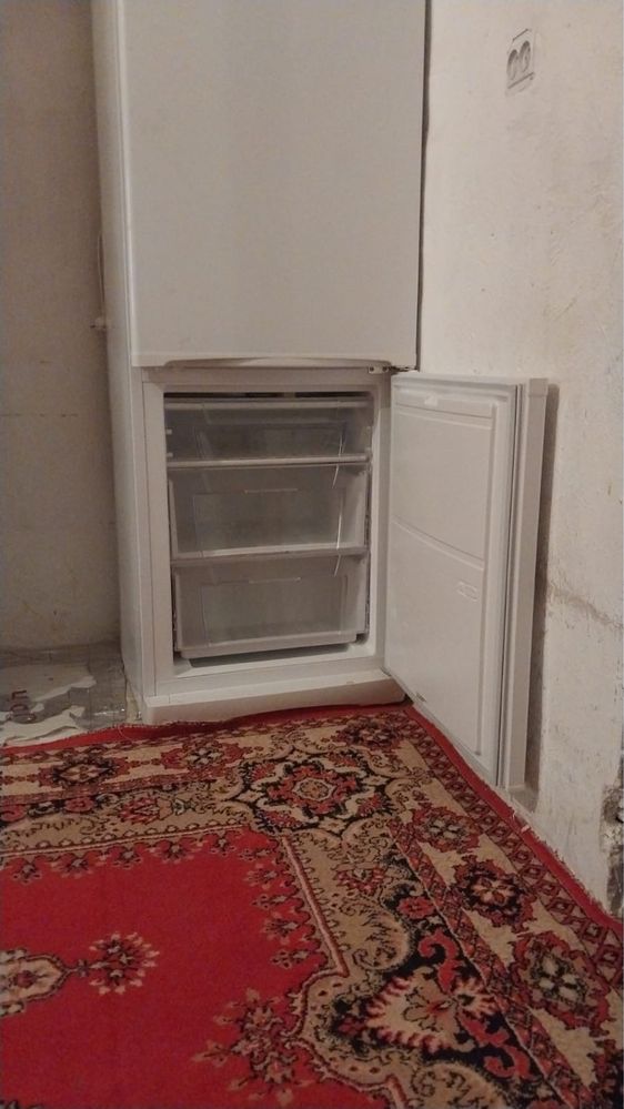Холодилник сатылады жаксы жагдайда бариы жасап тур