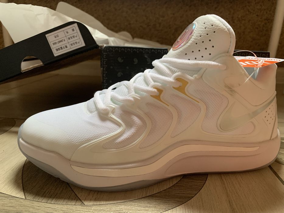 Баскетбольные кроссовки Nike Kd17