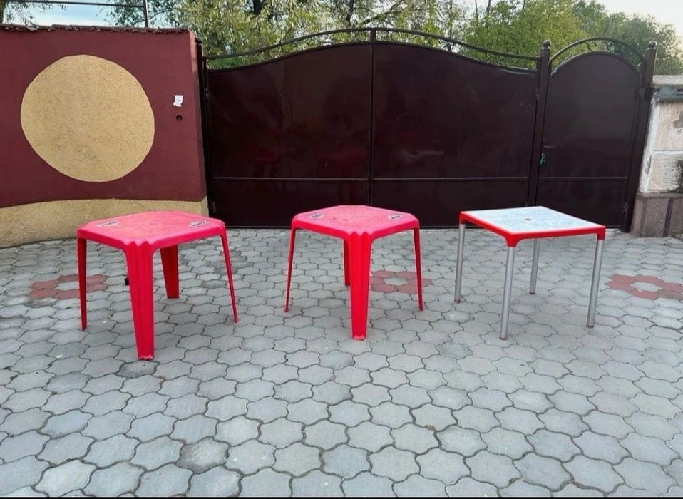 Vând mese și scaune terasa