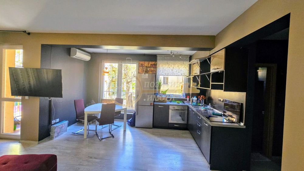 Дава се под наем Тристаен апартамент в София, Център - 110 кв.м за 816 € - Снимка #1