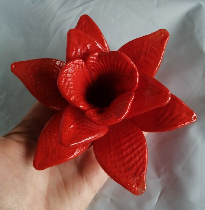 Suport lumanare in forma de floare din sticla pictata rosu portocaliu