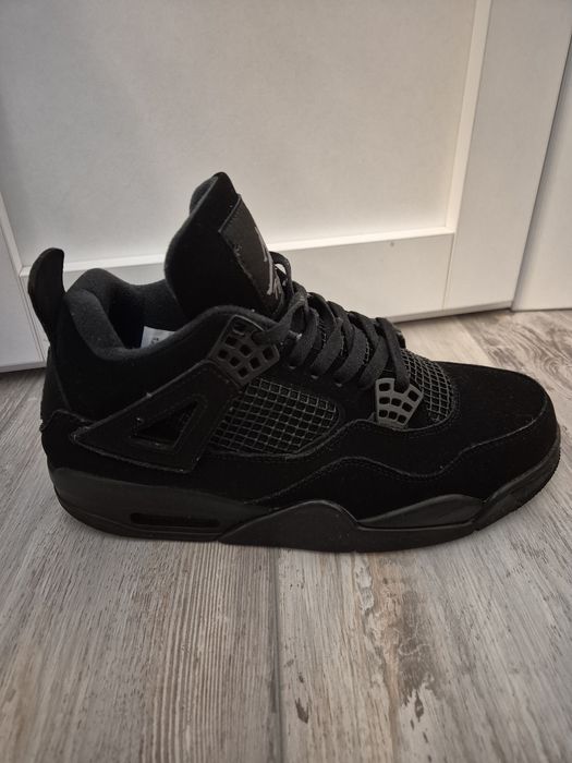 Jordan 4 black cat