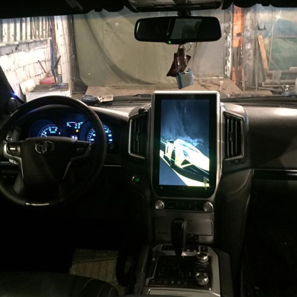 Tesla Monitor NSV Korea для Land Cruiser 200