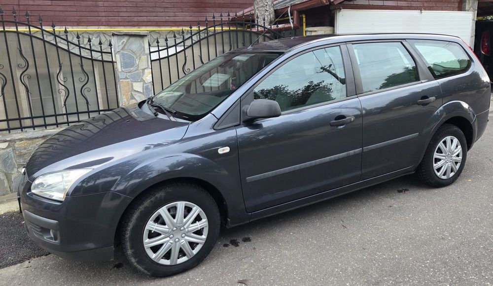 Ford Focus 1.4 benzina, 149000km reali, vopsea originala, impecabila