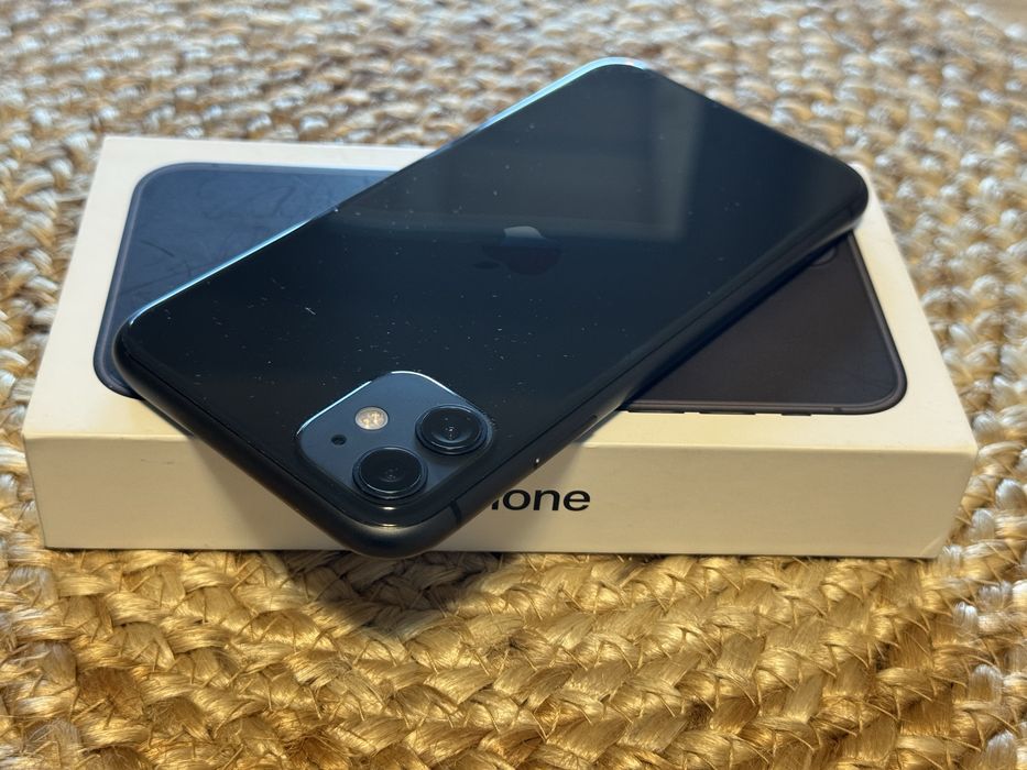 iPhone 11 Black – ca nou, baterie 95%, folie + cutie originală