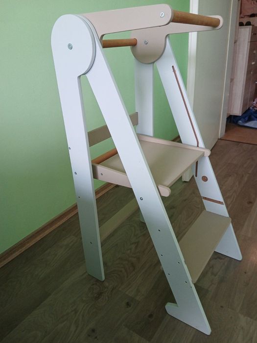 Сгъваема помощна кула Монтесори