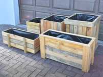 Jardiniere sustenabile din lemn recuperat • optiune personalizare
