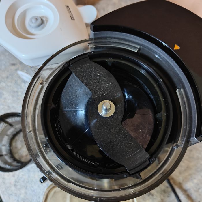 Storcător de fructe HUROM