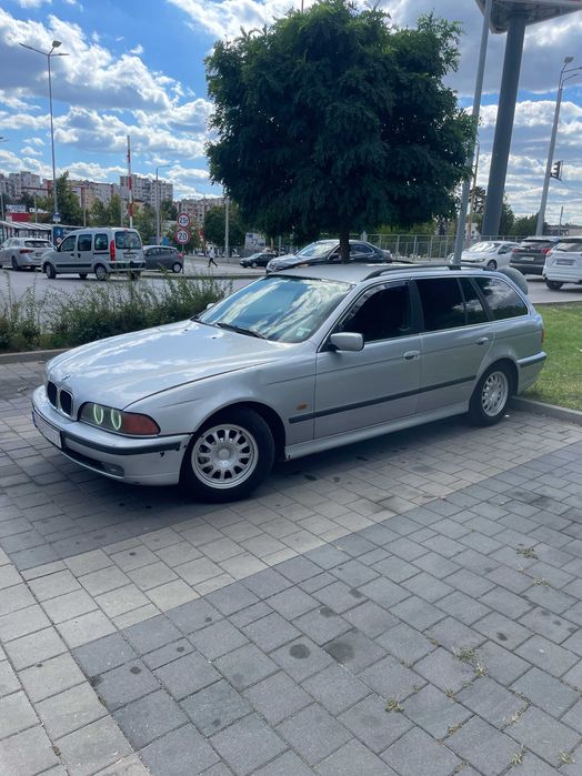 Продавам Bmw e39 520i
