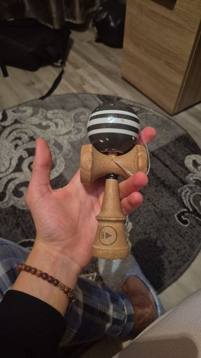 Vând kendama buna