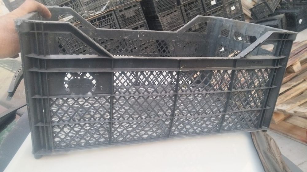 Пластиковые ящики