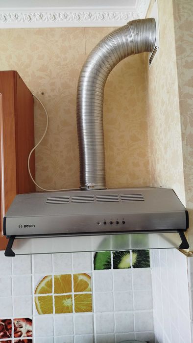 Продам вытяжку Bosch DHU665CQ/02