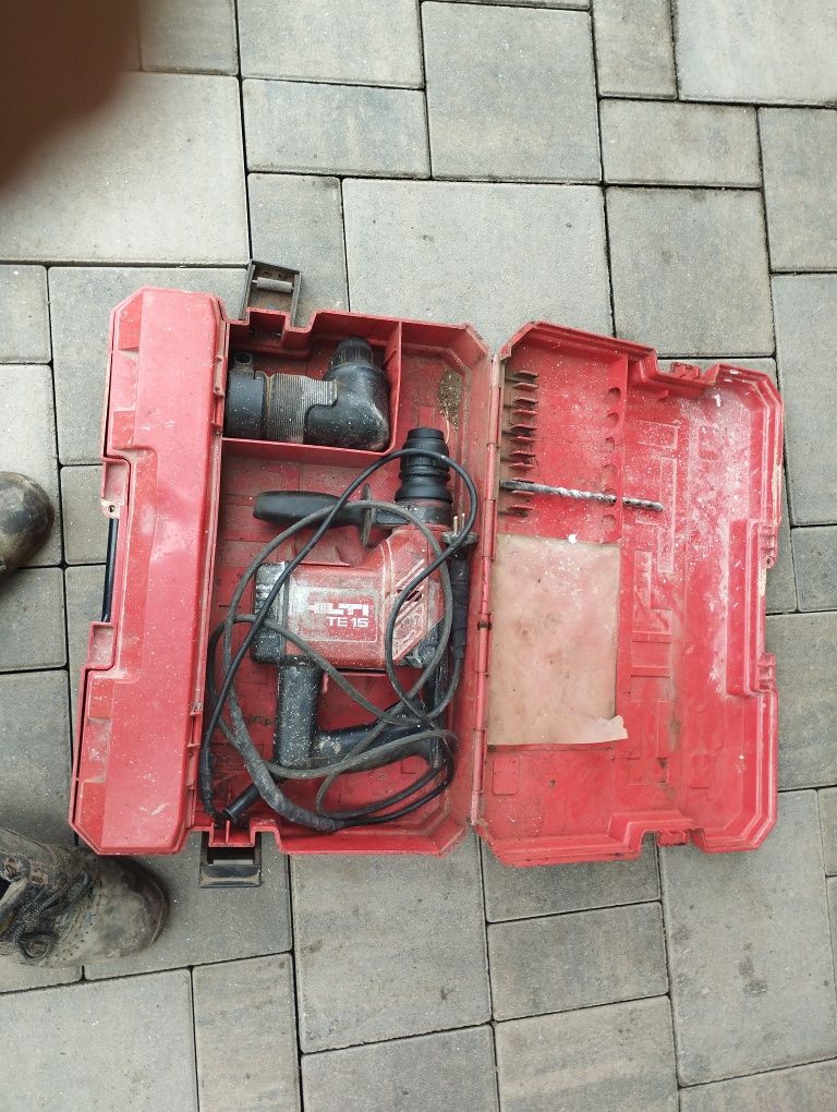 Hilti TE 15 rotopercutor cu mandrina la 90 grade