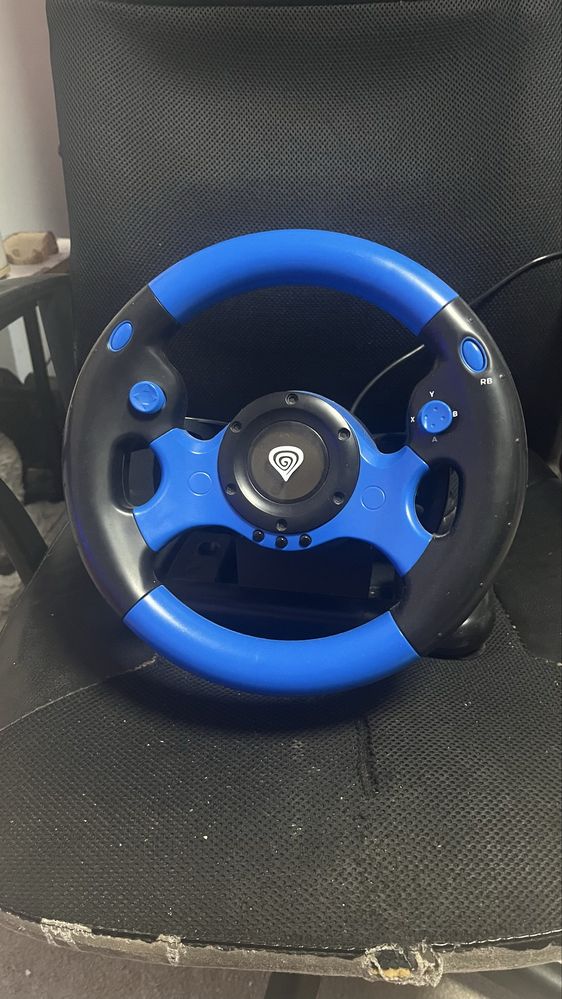 Продавам волан GENESIS SEABORG 350