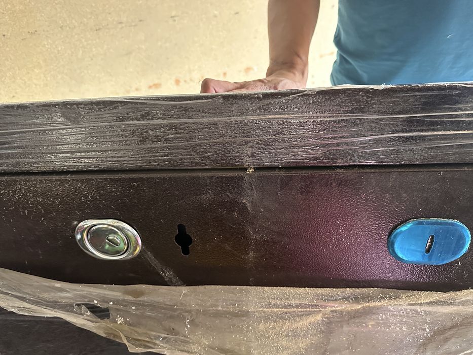 Продам дверь входную