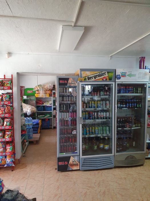 Vand sau inchiriez spatiu comercial surduc