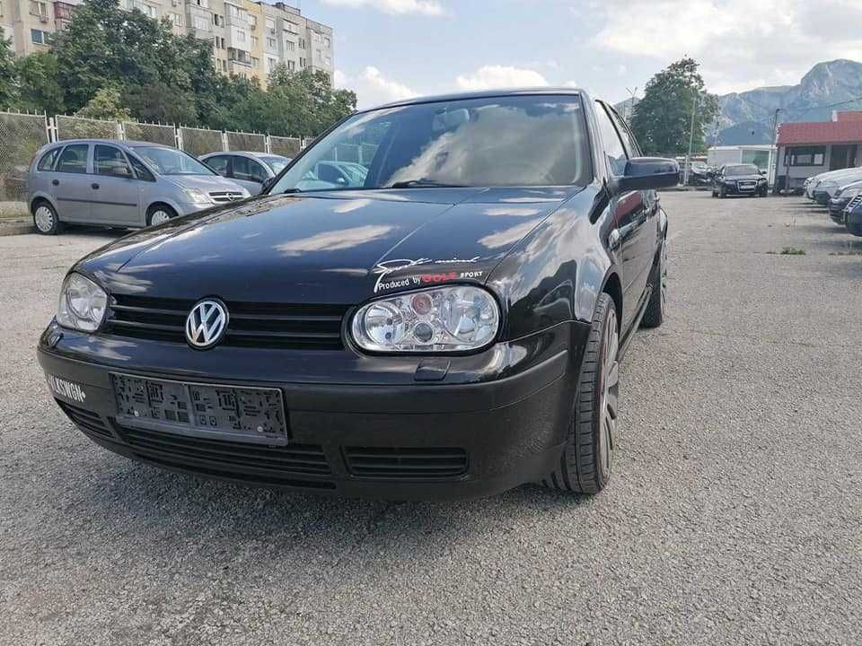 Продавам Volkswagen Golf 4