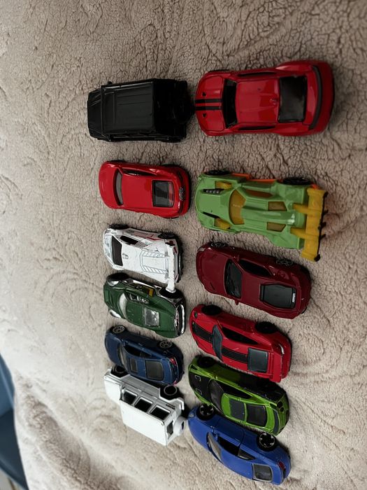 Masini Hot Wheels 1/64