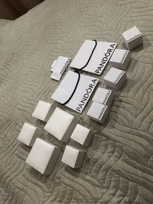 Кутийки и пликчета Pandora