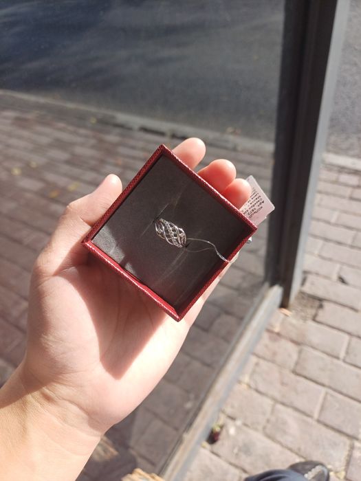 Продам серебряное кольцо