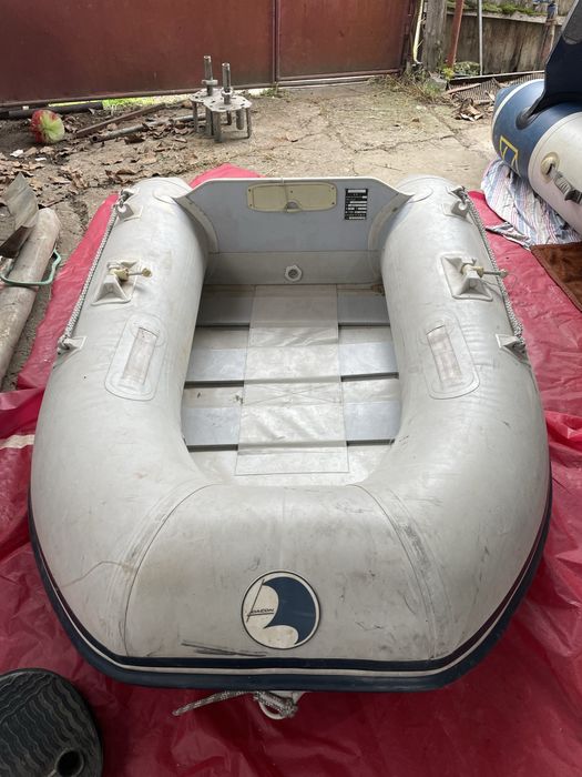 Barca gonflabila dacon