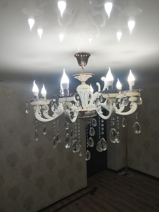 Люстра в зал , состояние отличное
