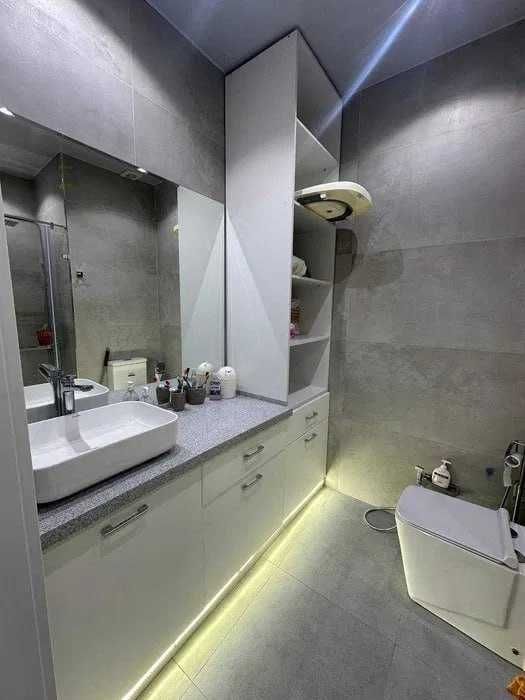 Boulevard 3 комнатная ЕВРО ремонт мебель и техника + парковка