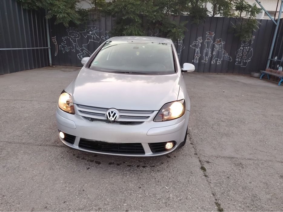 Vînd golf5plus 1.9 tdi