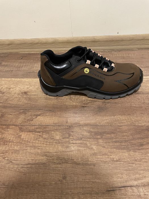 Pantofi de lucru safy work marimea 42, cu eticheta