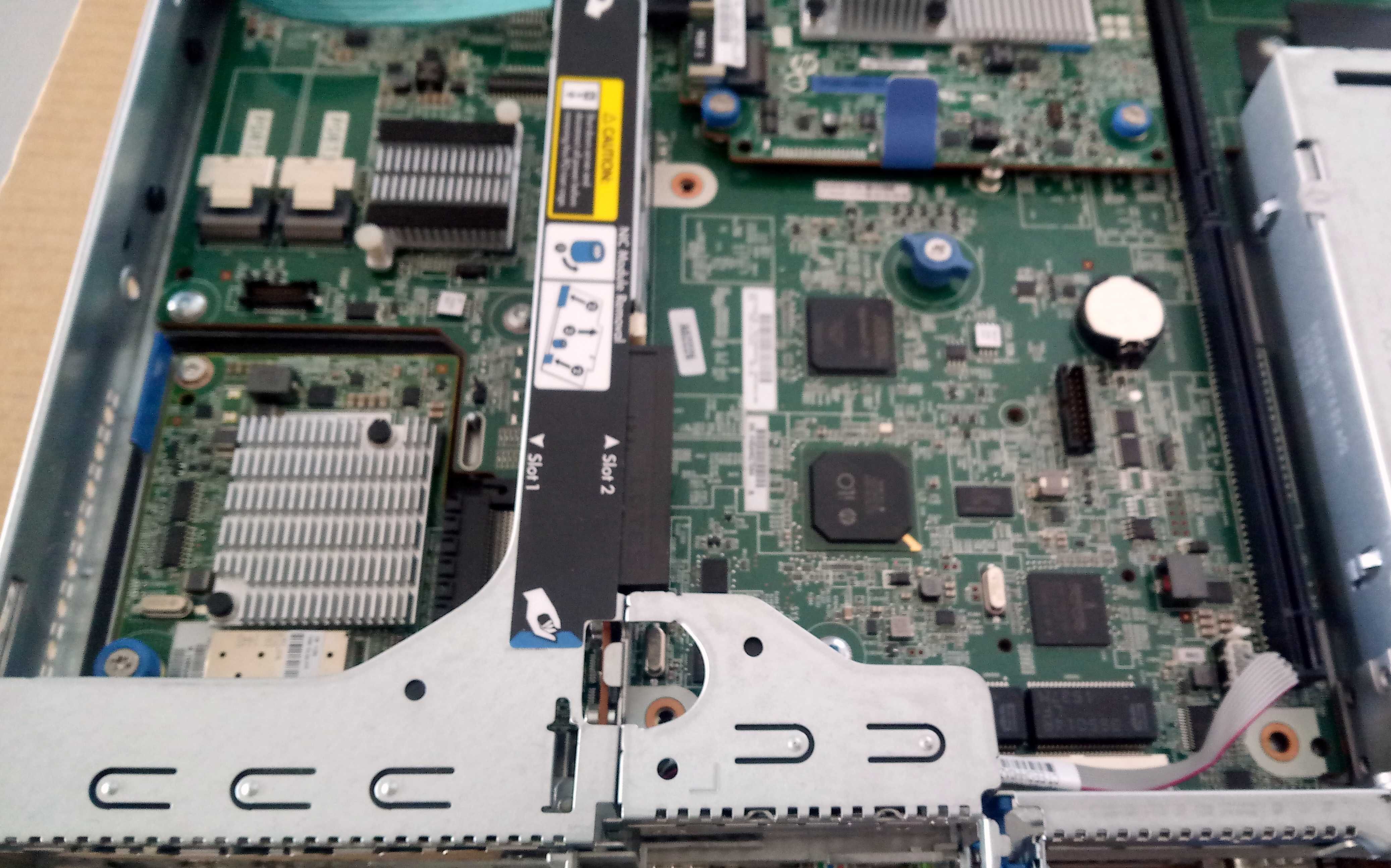 CTO: Сървър HPE DL360G9 4LFF 2*Xeon Е5-2620v3 6C 2.2-3.2GH 32GB H440AR