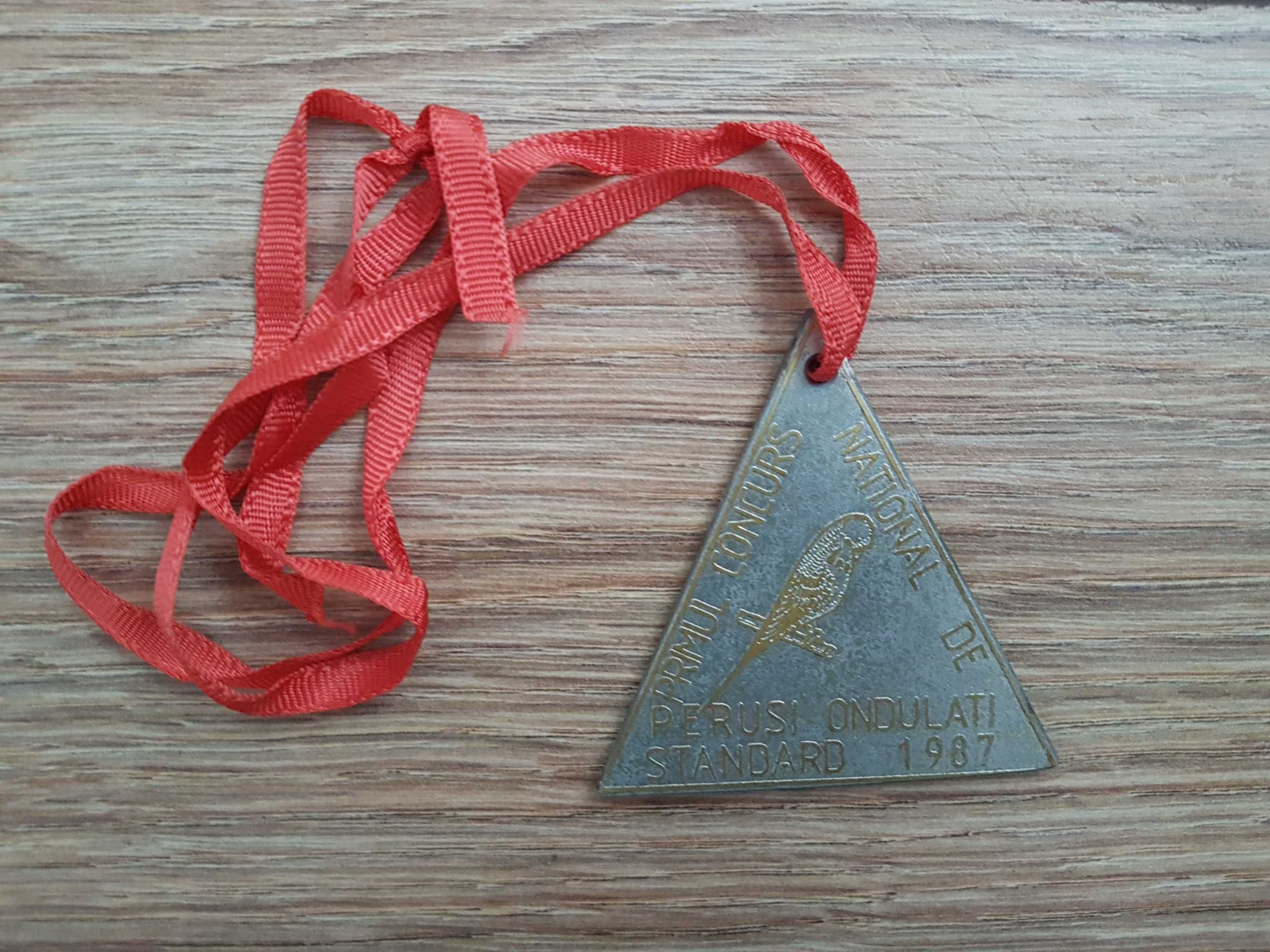 Medalii Papagali Perusi anii 80 vechi - vintage.