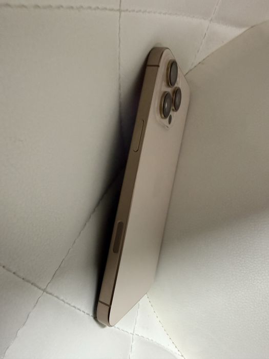 Iphone 16 pro max desert titanium