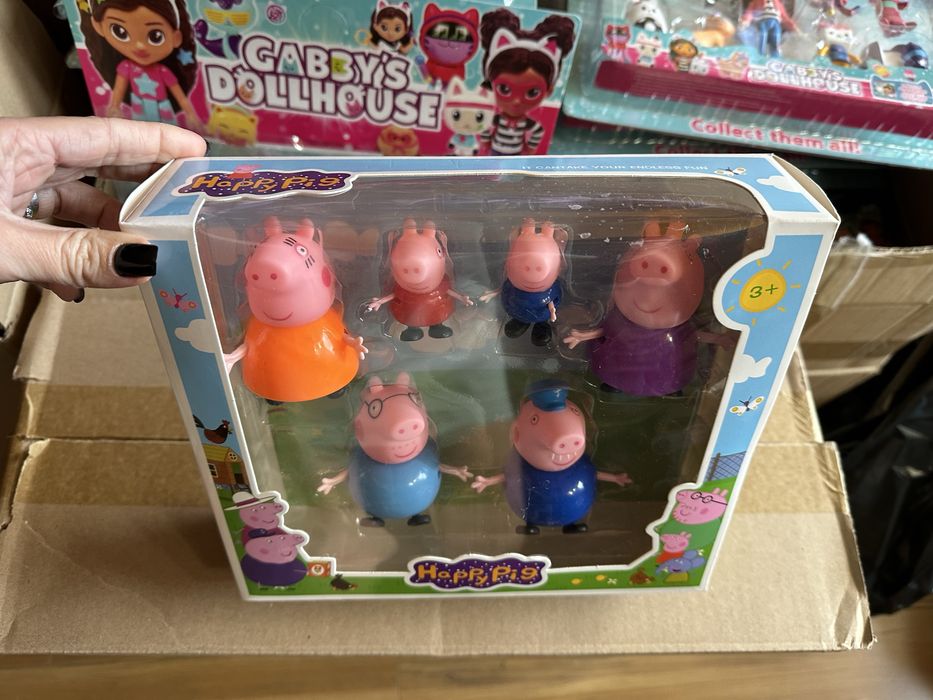 Set cu 6 figurine din Familia Peppa Pig si bunicii, 5 si 9 cm, NOU