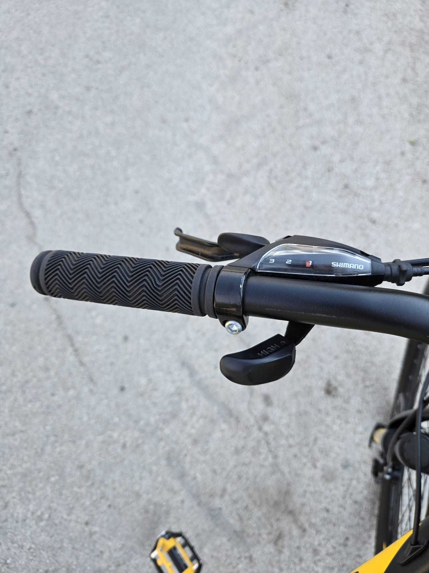 G - Hybrid mountain bike siza M
