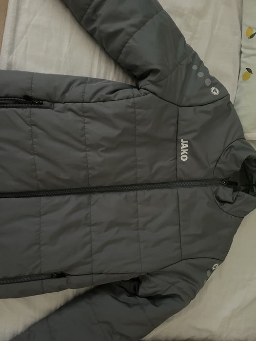 Чисто ново спортно детско яке Jako