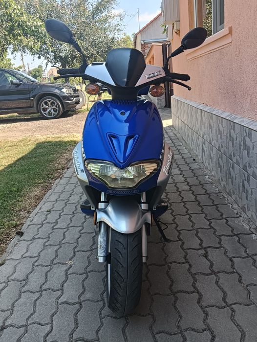 Vând Scuter 49cc