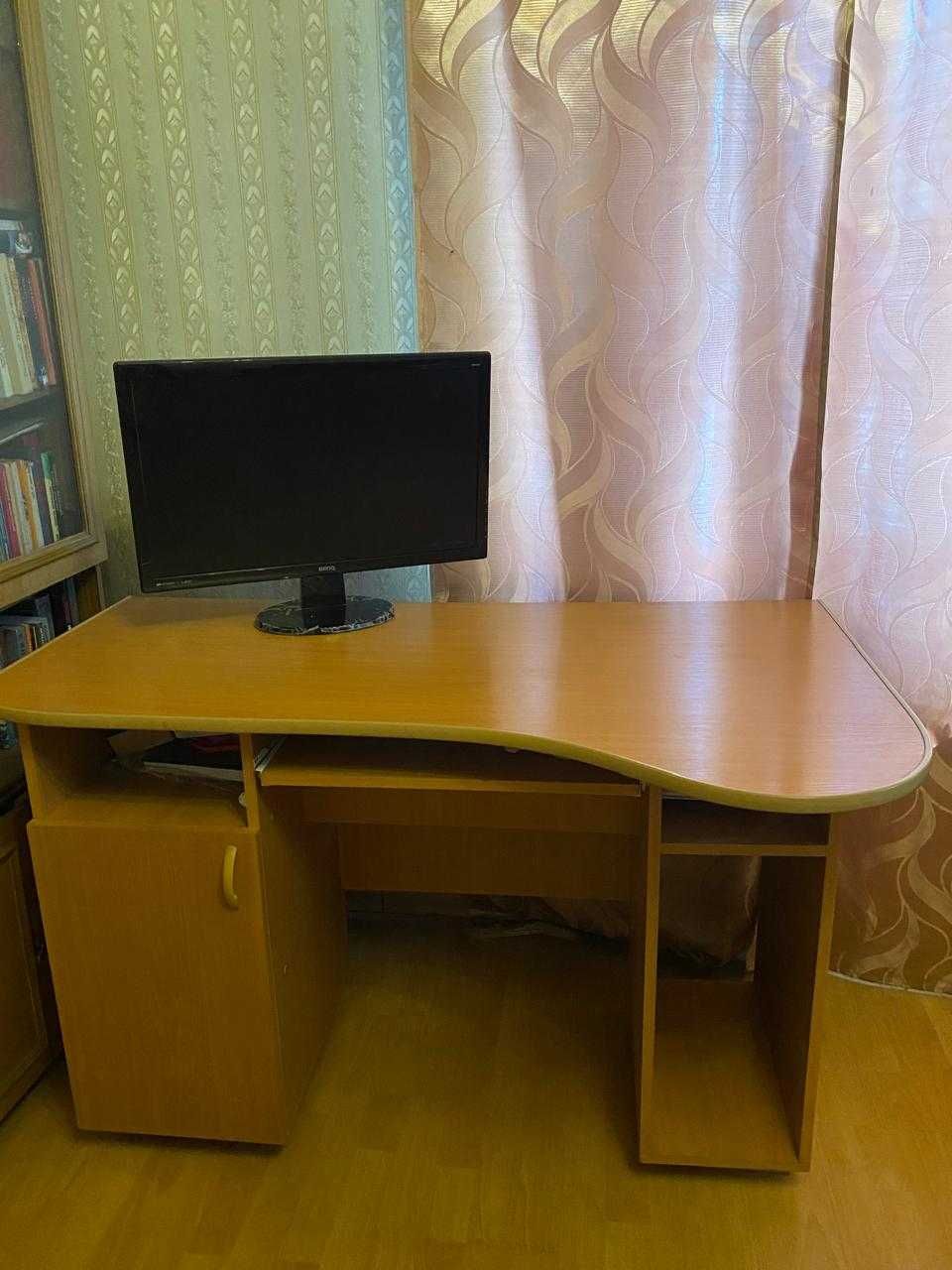 Продам компьютерный письменный стол