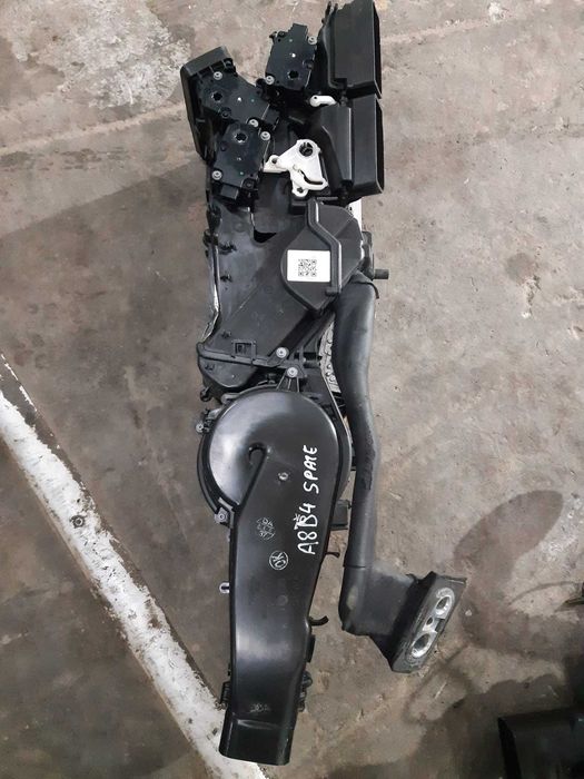 Tulumba aer/ventilatie spate Audi A8 D4