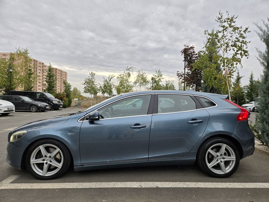 Volvo V40 2.0 D Automat Extra Full Propietar Stare Perfecta  Variante
