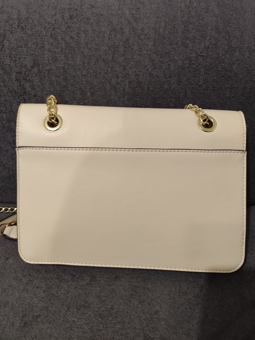 Дамска чанта Guess