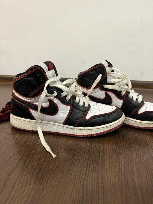 Jordan 1 Retro High Bloodline