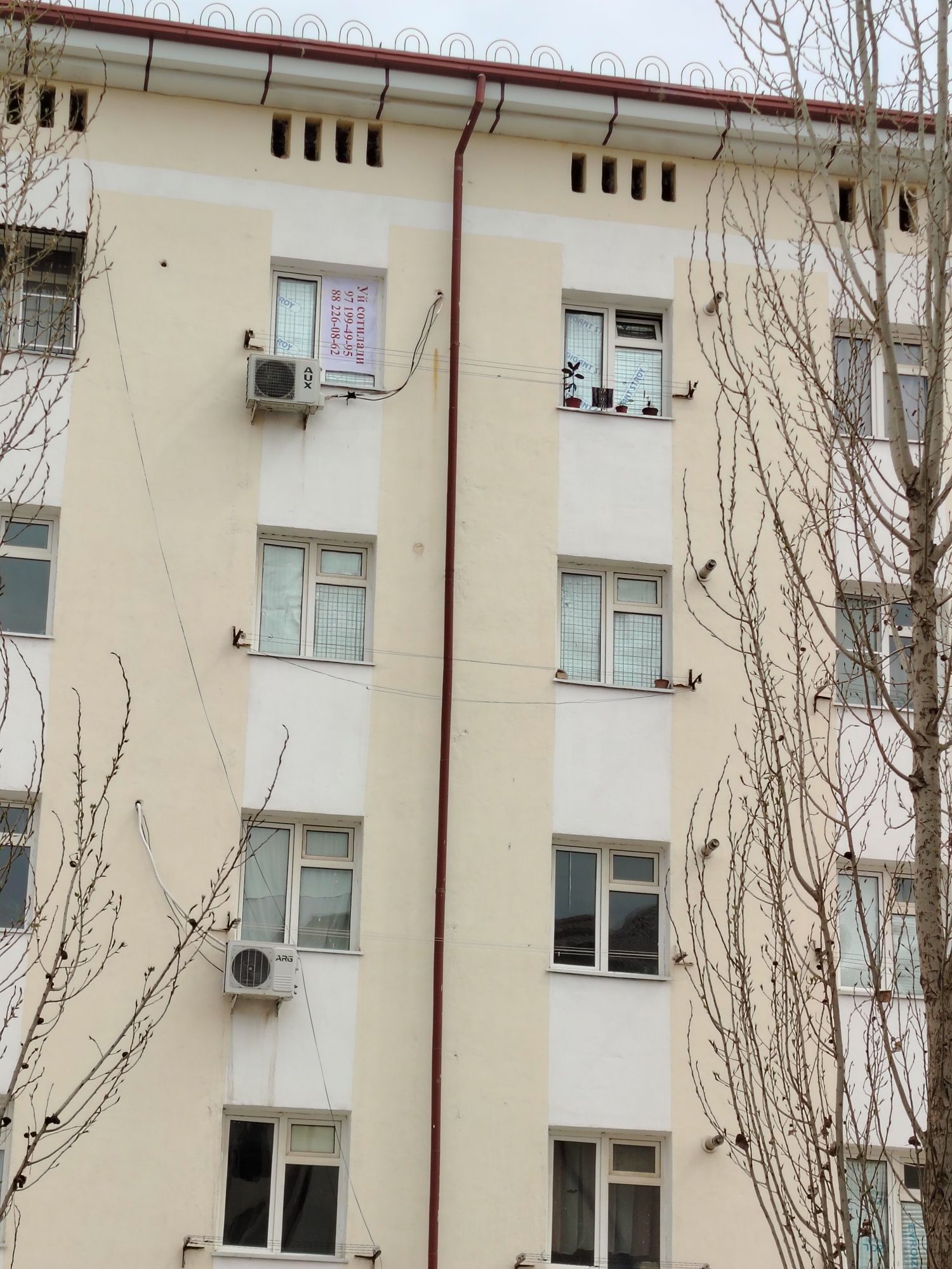 Янги домлардан 5 этаж 1 хонали уй сотилади