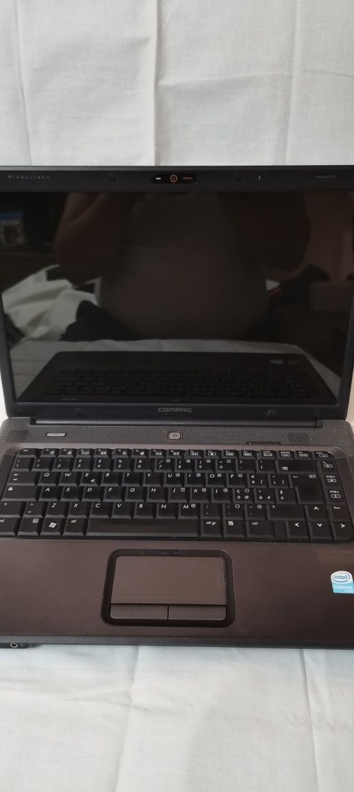 Leptop HP Compaq presario C700