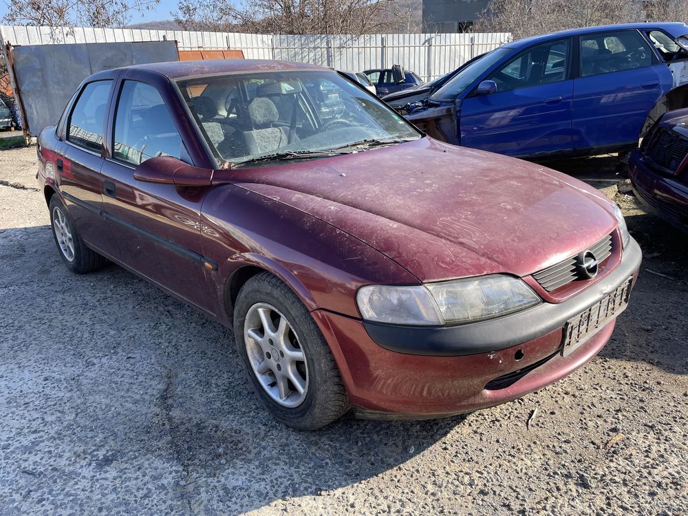 Opel Vectra 1.8 115hp 1997 На Части