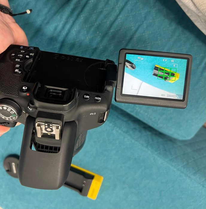 Camera foto Canon 750D + Obiectiv