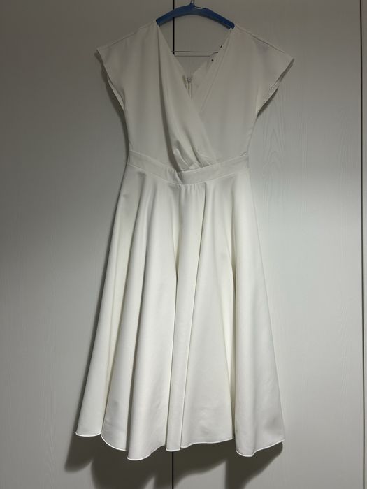 Rochie alba, o singura purtare