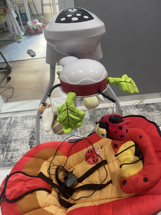 Електрически шезлонг и люлка Caretero - Bugies, Red