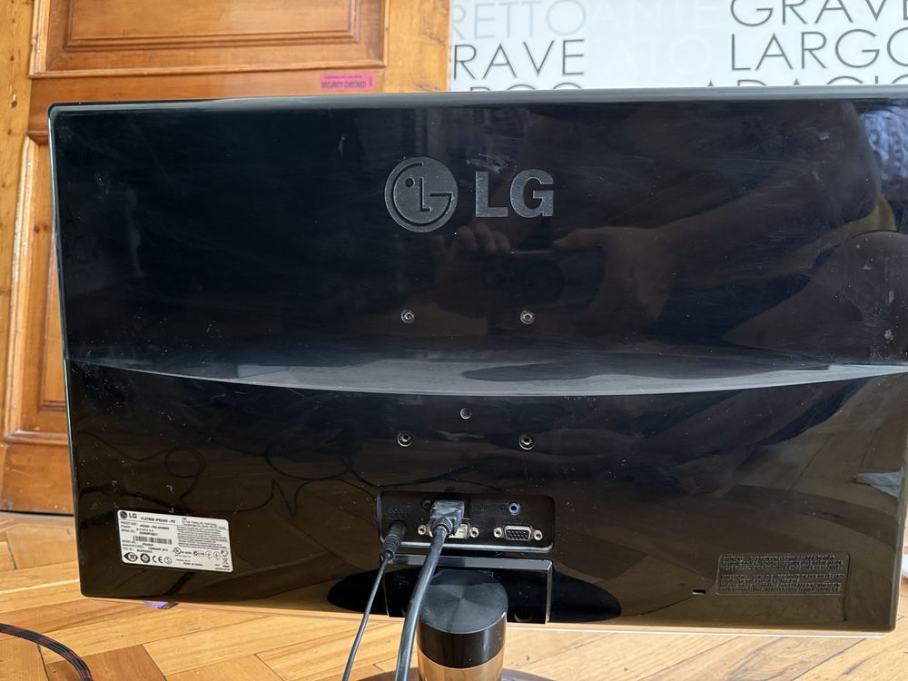 Продам монитор LG 24 дюйма